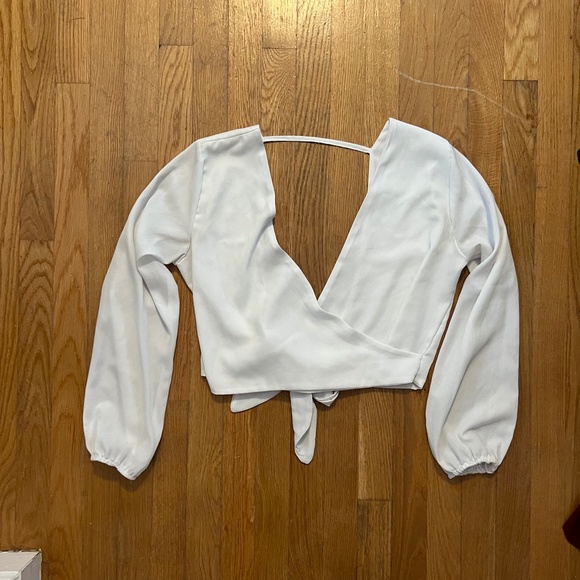 Long Sleeve Crossover Open Back Blouse - Picture 5 of 6